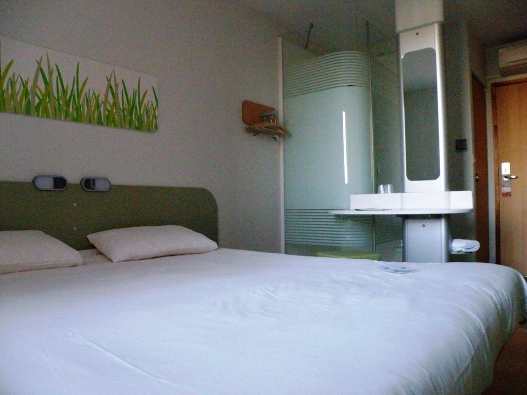 Ibis Budget Montauban Les Chaumes Номер фото